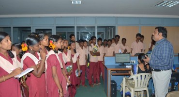 Government School Students visit the Department of Information Technology